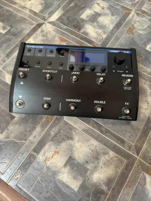 TC-HELICON VOICELIVE2  vocal effector
