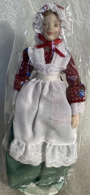 AVON PORCELAIN DOLL  Fashion Of American Times Early American Sealed With Tags