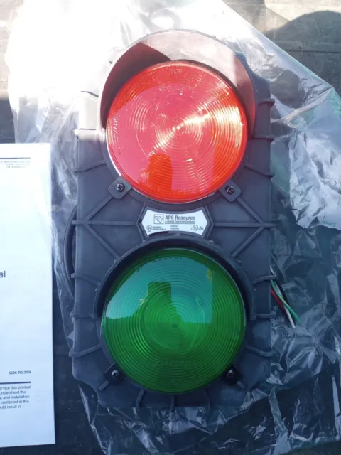 (1)  APS Resource APS & GO Safety Dock Lever Light Red Green LED 115V