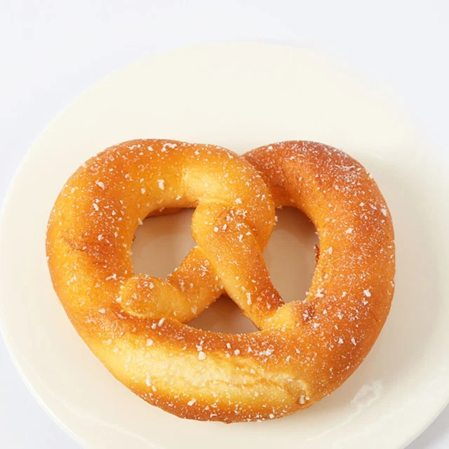 Portachiavi A Forma Di Cuore Con Ciondolo Croissant Artigianale - Accessorio Creativo Per Borse E Zaini, Regalo Originale Per Donna