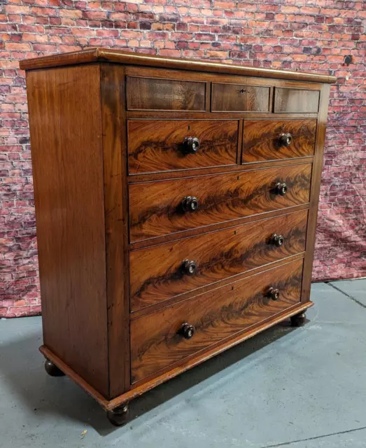 A Stunning Antique Victorian mahogany chest of drawers drawers plus key