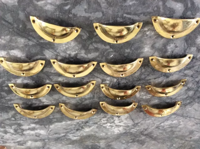 15 ANCIENNES POIGNÉES DE TIROIR - COQUILLE LAITON MASSIF meuble de metier
