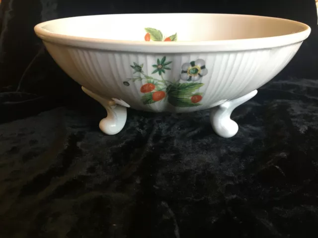 Superbe passoire Porcelaine de Paris décor Les Fruits sauvages