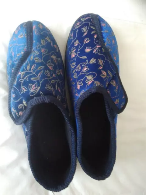 Womens Touch Fastening Slippers Ladies Navy Floral Slippers Size 4 Washable