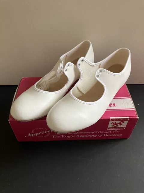 katz White Low Heel Tap Shoes Pu Size 6.5 brand new bnwt