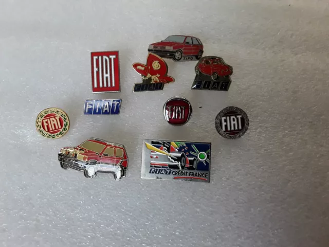 Lot de 10 pin's automobile Fiat voiture