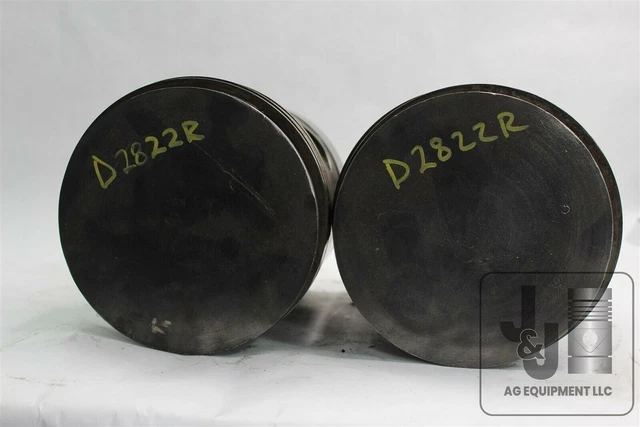 PAIR OF USED JOHN DEERE PISTONS With Rings And Pins D2822R UNSTYLED D TRACTOR