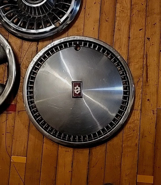 VINTAGE HUBCAPS: (LOT OF 10) Ford-Buick-Mercury-Lincoln-Chevy-Pontiac