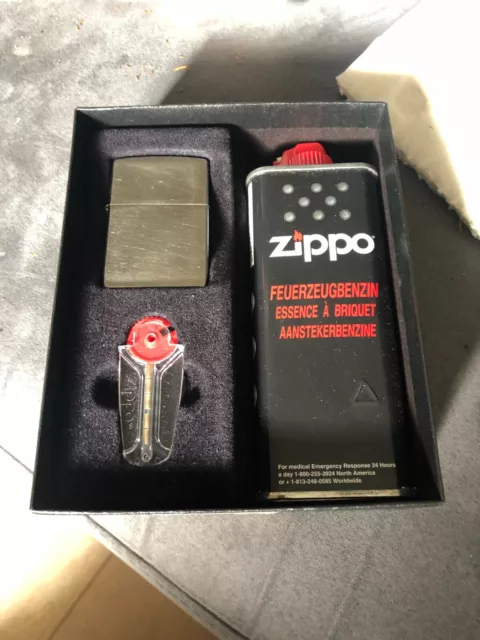 Zippo ORIGINAL chrom gebürstet chrome brushed + Benzin + Zündsteine     60000804