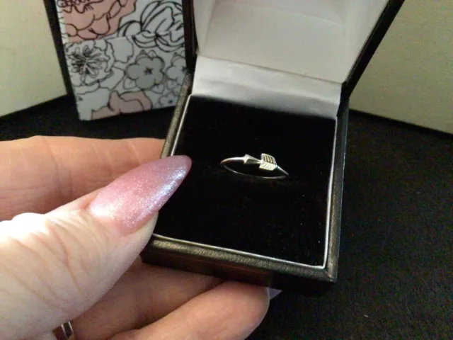 Young Girls (Childs) Arrow Ring 925 Sterling silver, ladies Size G, V.G.C