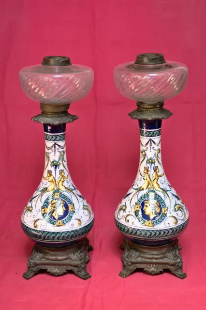 2x GRANDE LAMPE A PETROLE Décor Renaissance Gien XIXe 19e siècle 19th century 19