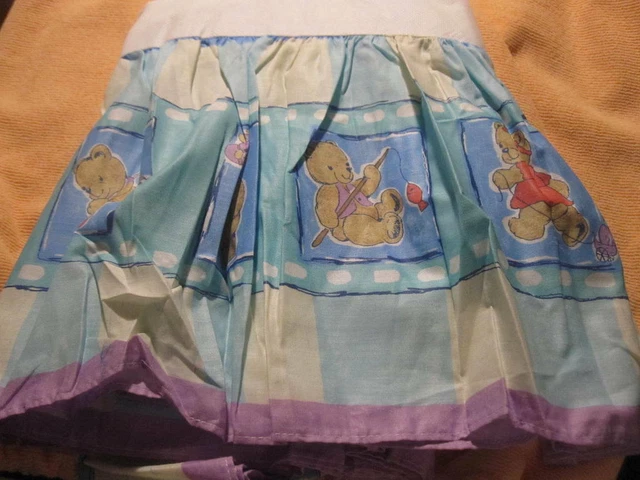 Very sweet cute BEARS prints Crib Dust Ruffle NIB