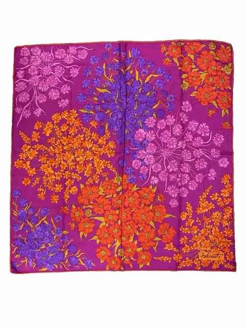 Foulard En Soie Vintage FALCONETTO – Couleur Vert Amande – Dimensions 85x87 Cm – Occasion