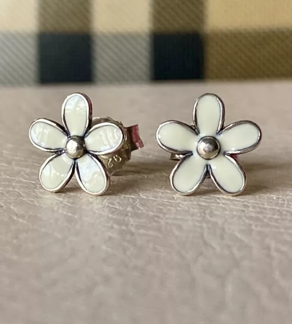 Pandora white shop daisy earrings