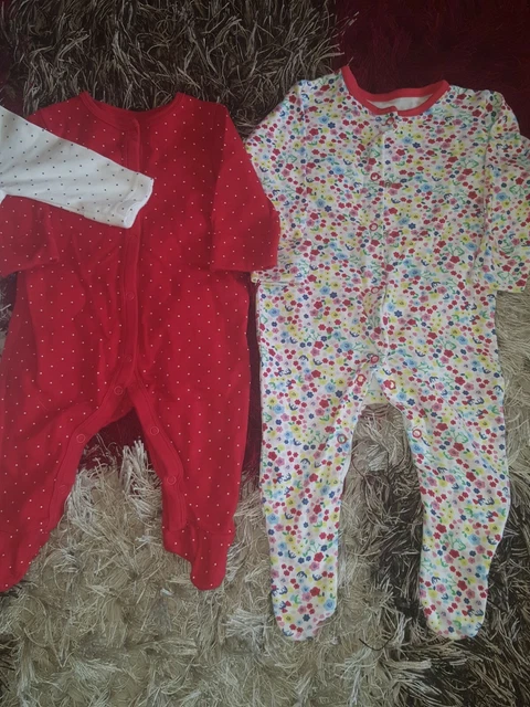 Pacchetto vestiti bambine 3/6 mesi babygrows 3