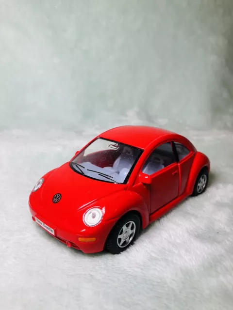 Kintoy - 1:32 Scale Red Volkswagen New Beetle - Pullback Racer - Doors Open