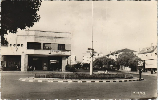 CPA AK MAROC MEKNES Place de Gaulle (10755)