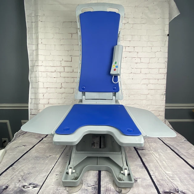 DRIVE MEDICAL BATH Lift Bellavita Tub Chair & Remote & Charger (Tested