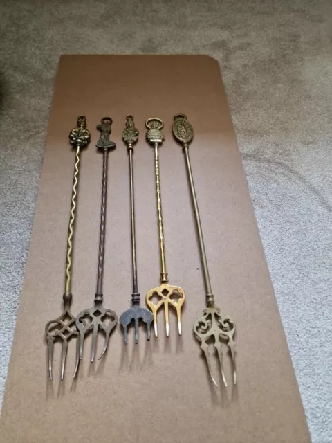 5 x Vintage Brass Toasting Forks Very Collectable Items Please See The Pictures.