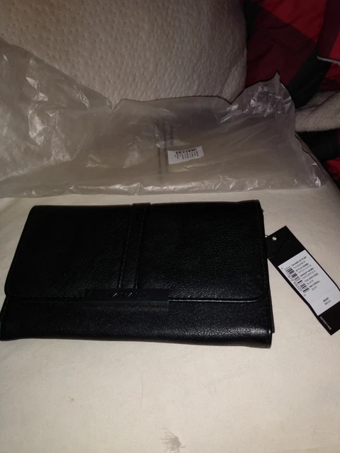 Tahari clearance clutch wallet