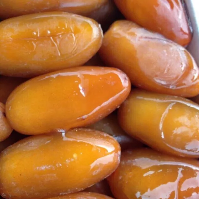 4 Kg (8.8LBs) Fresh Branched Deglet Noor dates from Algeria