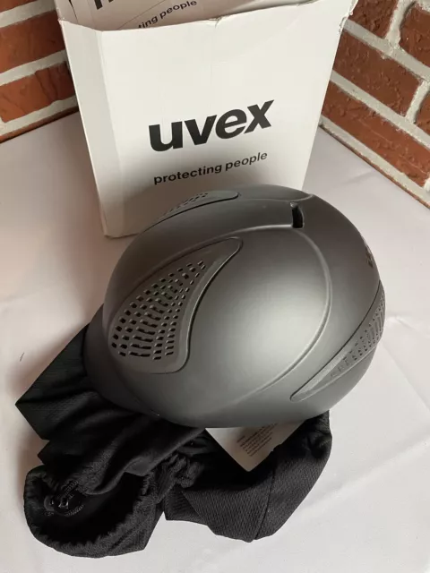 Reithelm EXXENTIAL II Uvex versch. Farben inkl. Helmtasche NEU Reithelm EXXENTIAL II Uvex versch. Farben inkl. Helmtasche NEU
