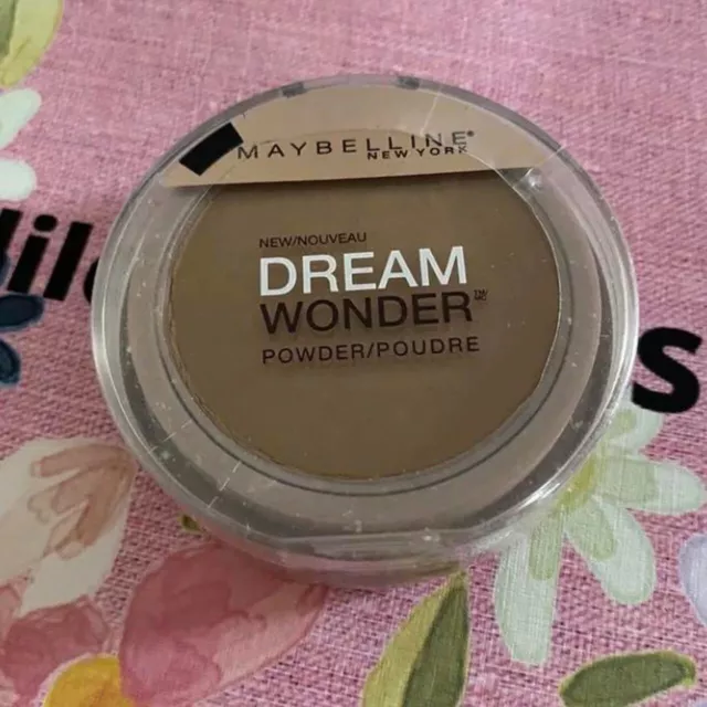 Maybelline #95 Coconut Dream Wonder Pressed Powder  BRAND NEW