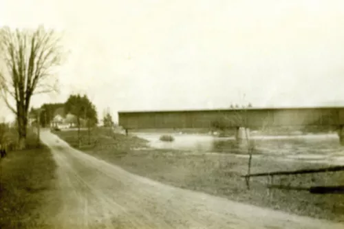 Boston & Maine RR Covered bridge Bow Junction NH c.1900