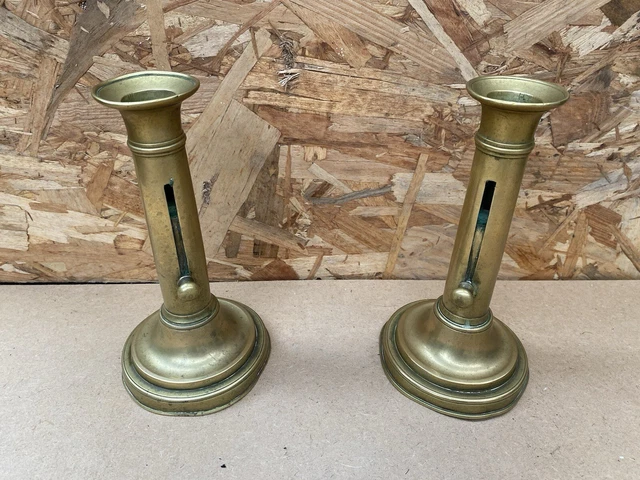 Bougeoir ancien en laiton – avec poussoir – style XVIIIe vintage - Antiquités