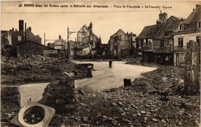 CPA AK Military - Reims - Ruins - St. Timothy's Square (696843)
