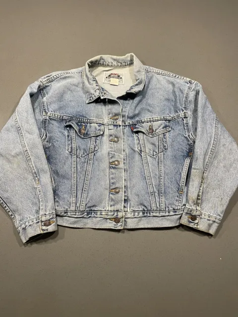 Womens Vintage Levis Trucker Jean Jacket Denim Size M Made In USA Y2K Cropped