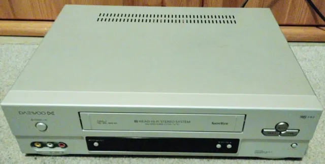 Grabadora de video VHS Daewoo SV-737 6 cabezales sistema estéreo de alta fidelidad ShowView HQ PAL gris