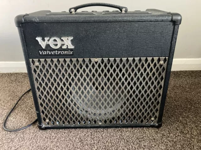 Vox Valvetronix AD30VT amplifier With Effects GREAT SOUND AND EFFECTS