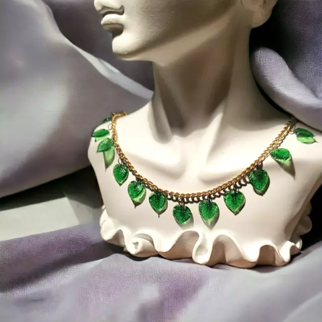 Necklace, Vintage Miniature Green Glass Leaves Gold Tone Necklace 24 Inch