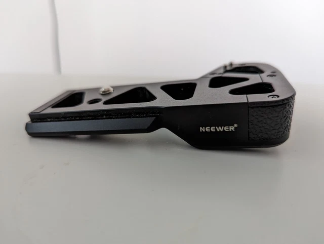 Neewer hand grip GB-X1EM For Sony A7iii