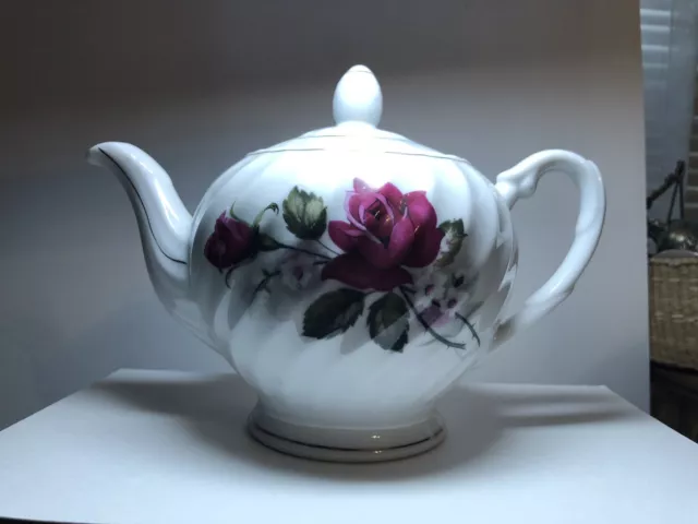 Vintage hand painted ceramic tea pot Server made in Japan with lid