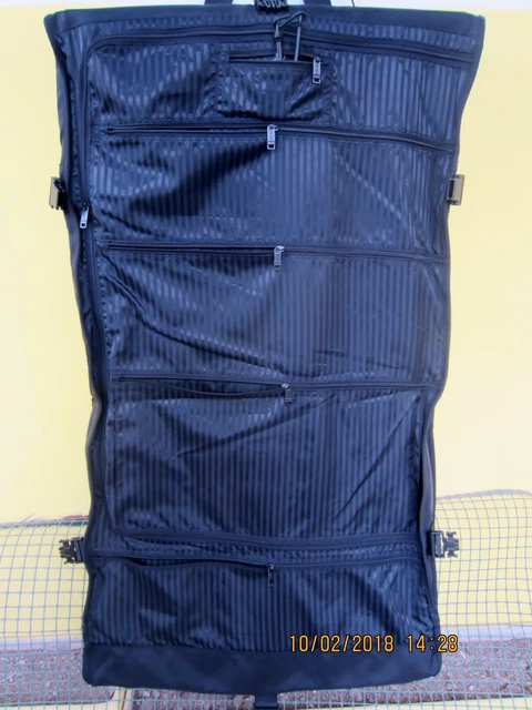 Tumi Alpha: Classic Garment Bag 22134 . Black. 18" x 23.5" x 5.5" . 3