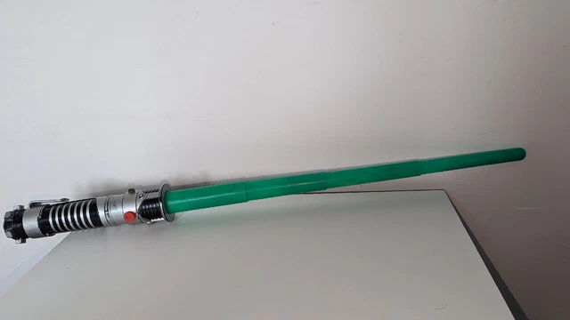 Vintage Star Wars Yoda's Lightsaber Green Flick Out Light Up Hasbro 2002