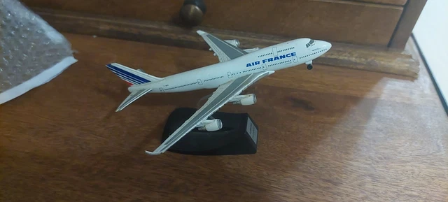 Air France Boeing 747-400 – Échelle 1/150 – Extra Large – Modèle Avec LED Intérieur Tactile – Train D'atterrissage Métal – Support Inclus
