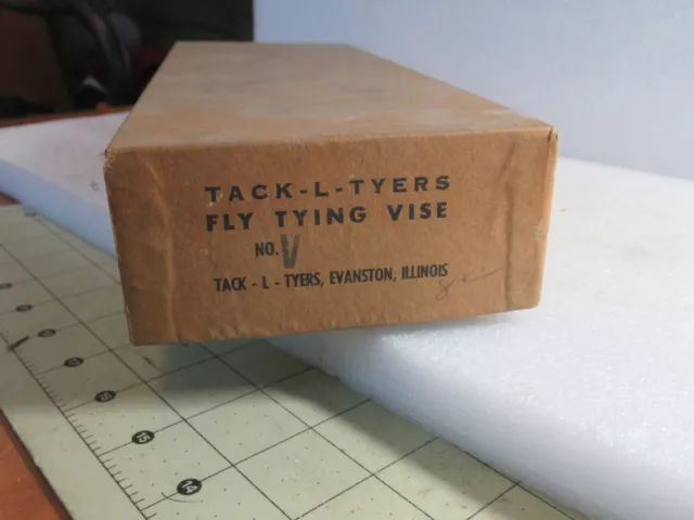 https://www.picclickimg.com/me0AAOSwKFdkkbWl/Vintage-Tack-L-Tyers-Fly-Fishing-Tying-Vise-Clamp-Lures.webp