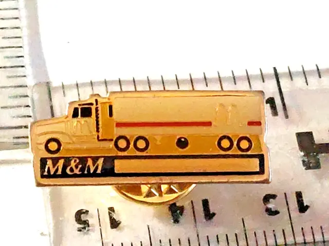 McDonald's M&M TRACTOR TRAILER Lapel Pin  (041123)