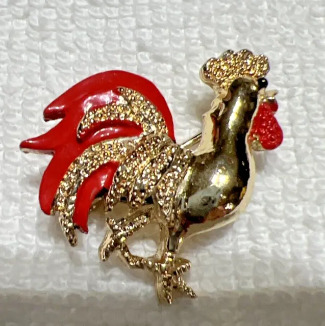 Vintage Gerrys Gold Tone Rooster / Red Enamel Pin Brooch. Lot 426