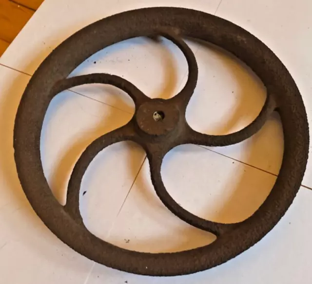 Vintage Antique Original Cast Iron Well / Barn Pulley 11” Diameter Wheel