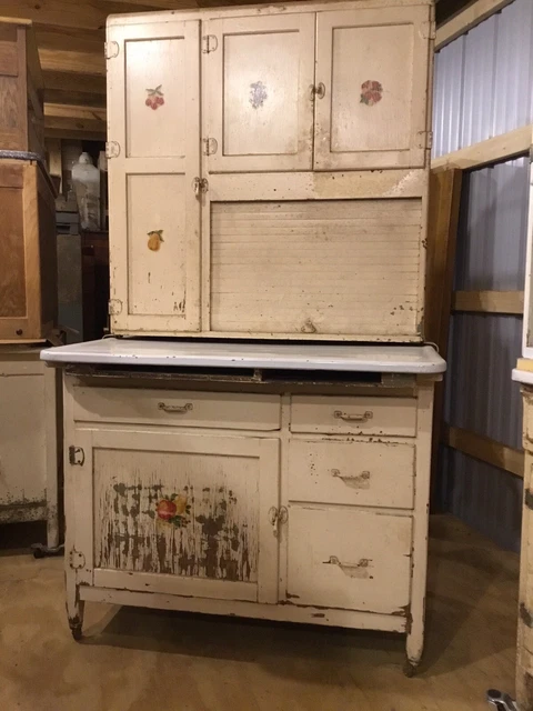 Hoosier Like Kitchen Cabinet - Napanee Cabinet w/ Flour Bin