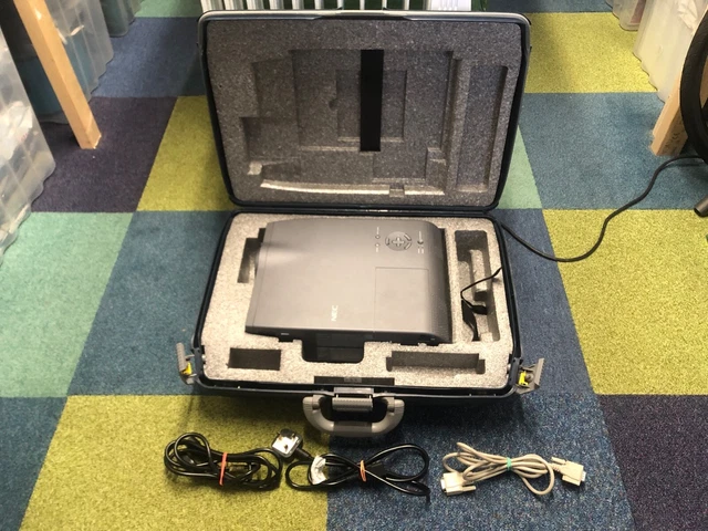 NEC Projector MT1050 With Accessors & Hard Case With Wheels ( SEE DISC )