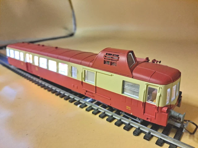 Éclairage Autorail Picasso JOUEF Éclairage Inversé Leds Bi Éclairage Autorail Picasso JOUEF Éclairage Inversé Leds Bi