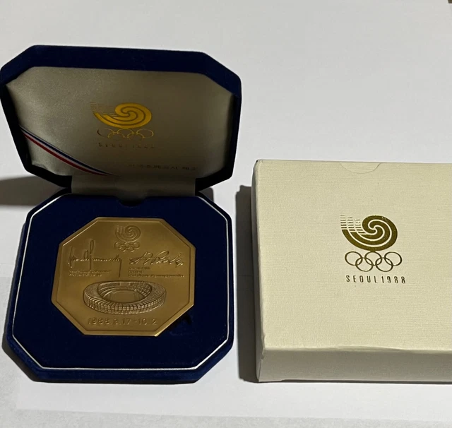 NEW Olympic Participation Medal from Seoul 1988 in original Case & Boxe NEW Olympic Participation Medal from Seoul 1988 in original Case & Boxe