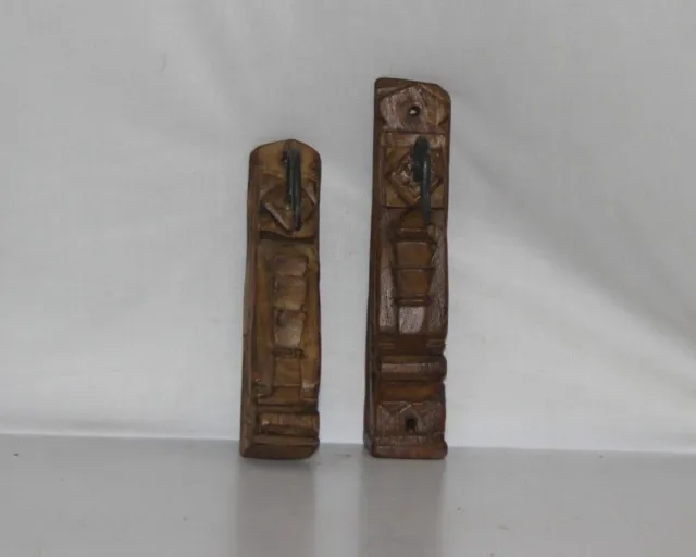 Talla de madera vintage con colgador de llaves de hierro Forma única útil...