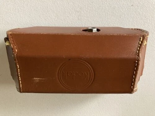 35 mm década de 1950 cámara estéreo Kodak y estuche; 