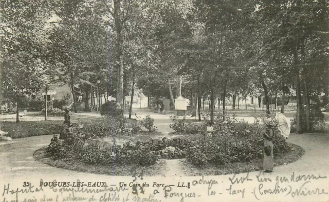 58 POUGUES LES EAU l'avenue de la gare et la gare
